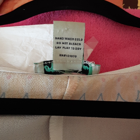 Vintage Style Flying Tomato Vee Neck Top - Picture 6 of 7